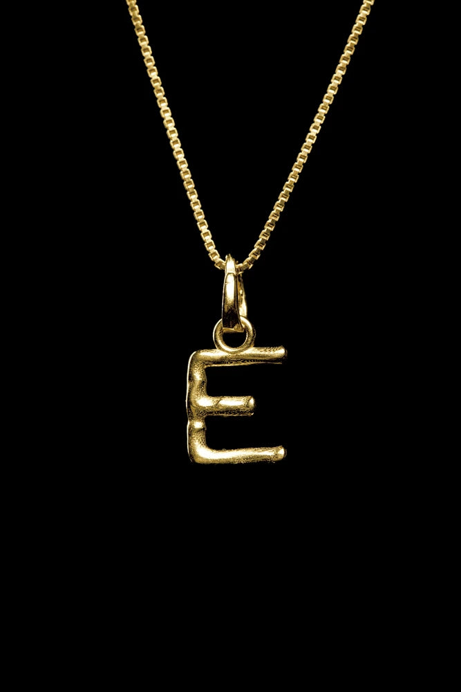 PINGENTE LETRA ORGÂNICO DOURADO