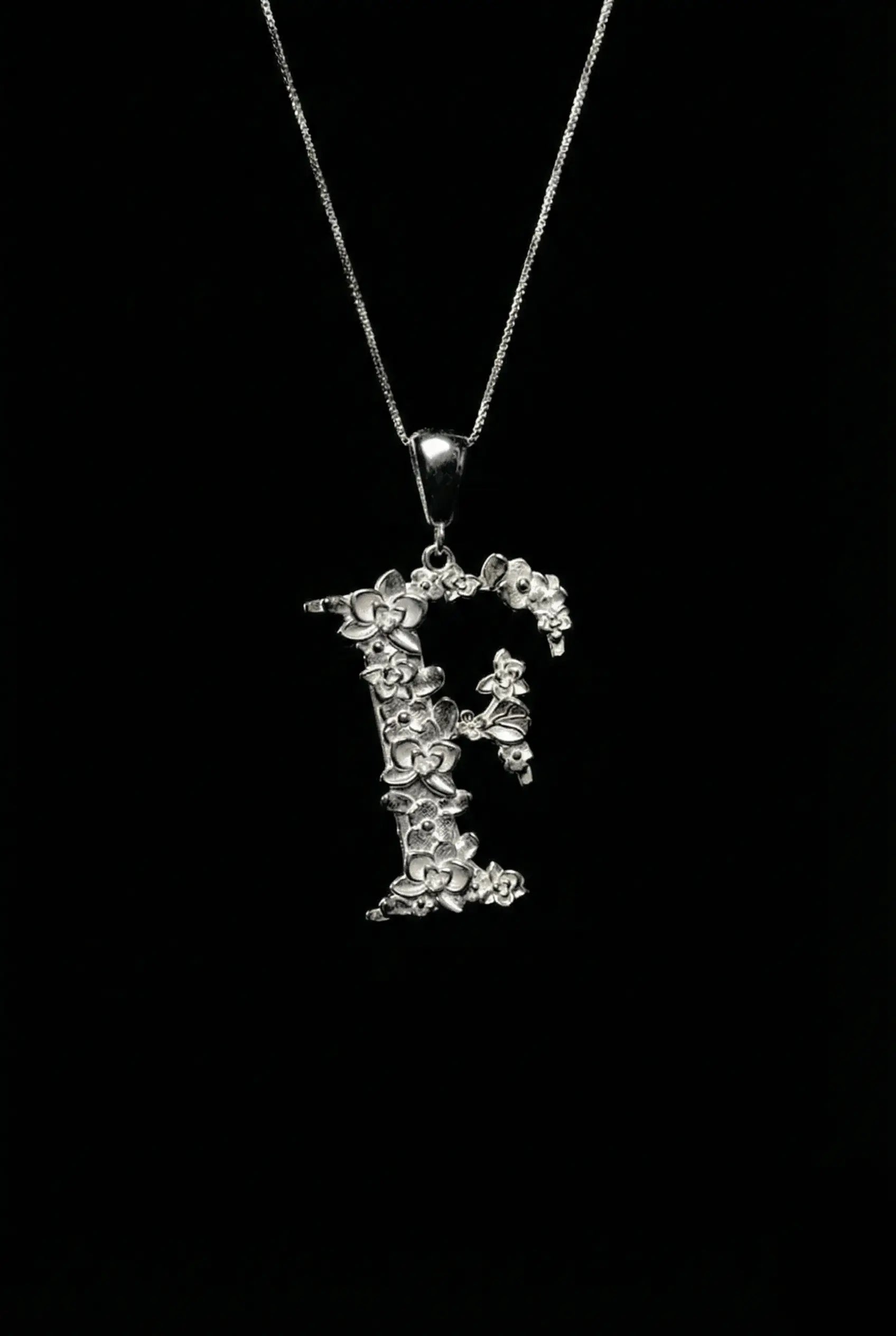 PINGENTE LETRA DESPERTAR PRATA