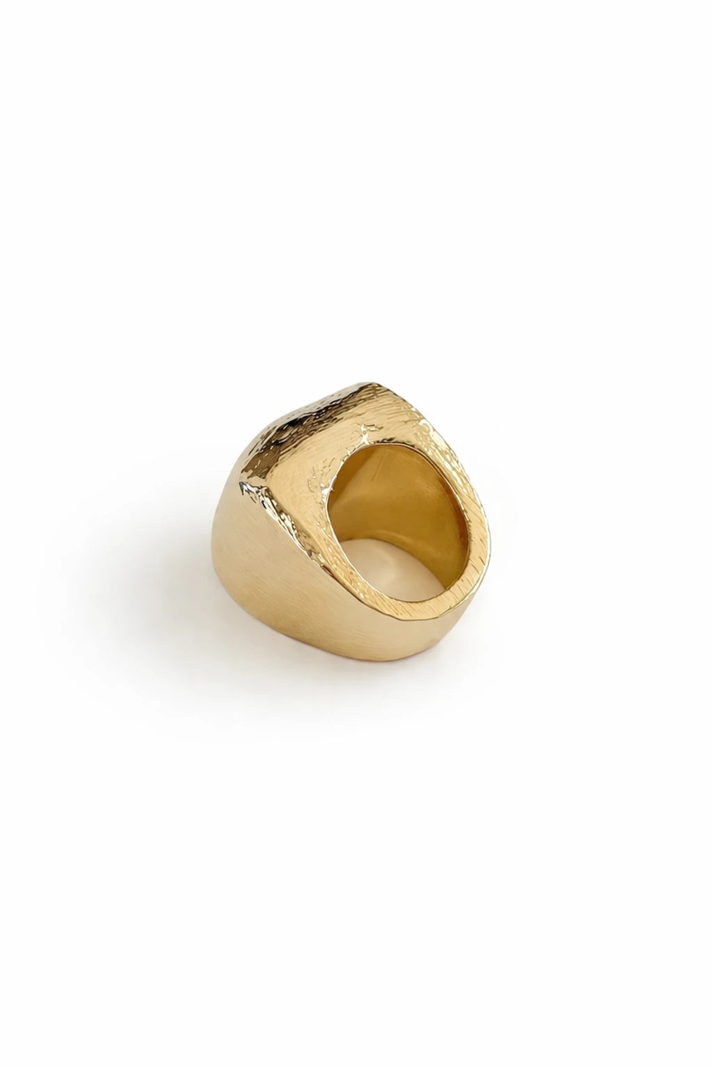 ANEL COM TEXTURA OURO