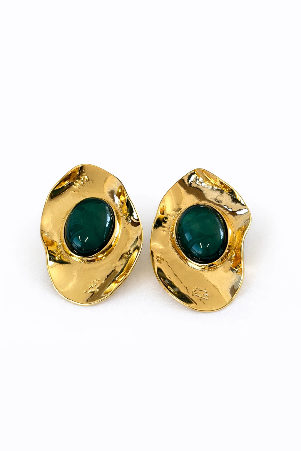 BRINCO ORGÂNICO COM PEDRA VERDE